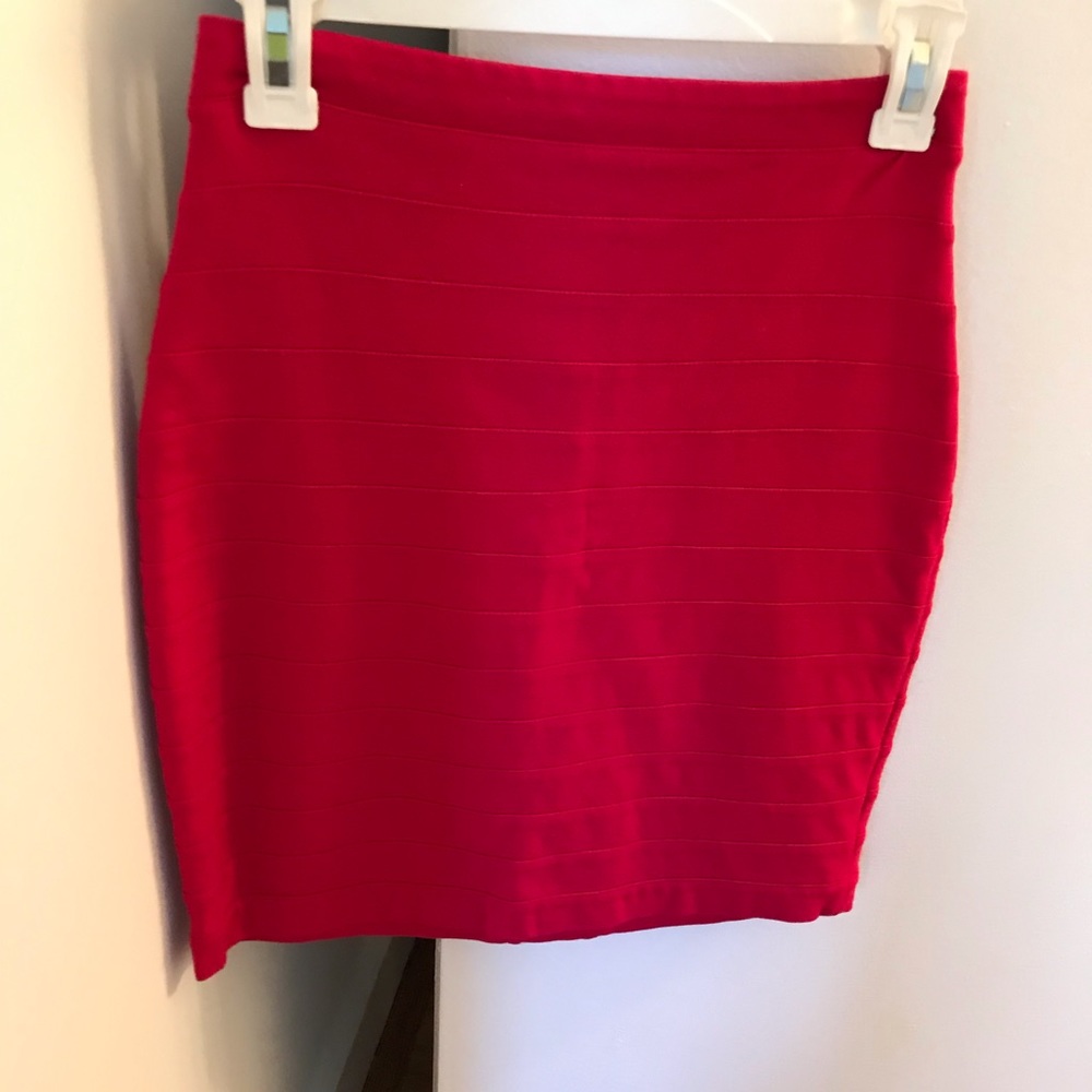 Red Express bandage skirt in great condition